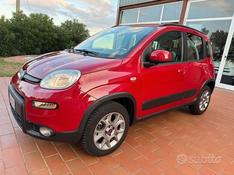 Rosso Usata 2014 Fiat Panda 4x4 S Due volumi | 8990 € (Buon prezzo) - Immagine 1/4