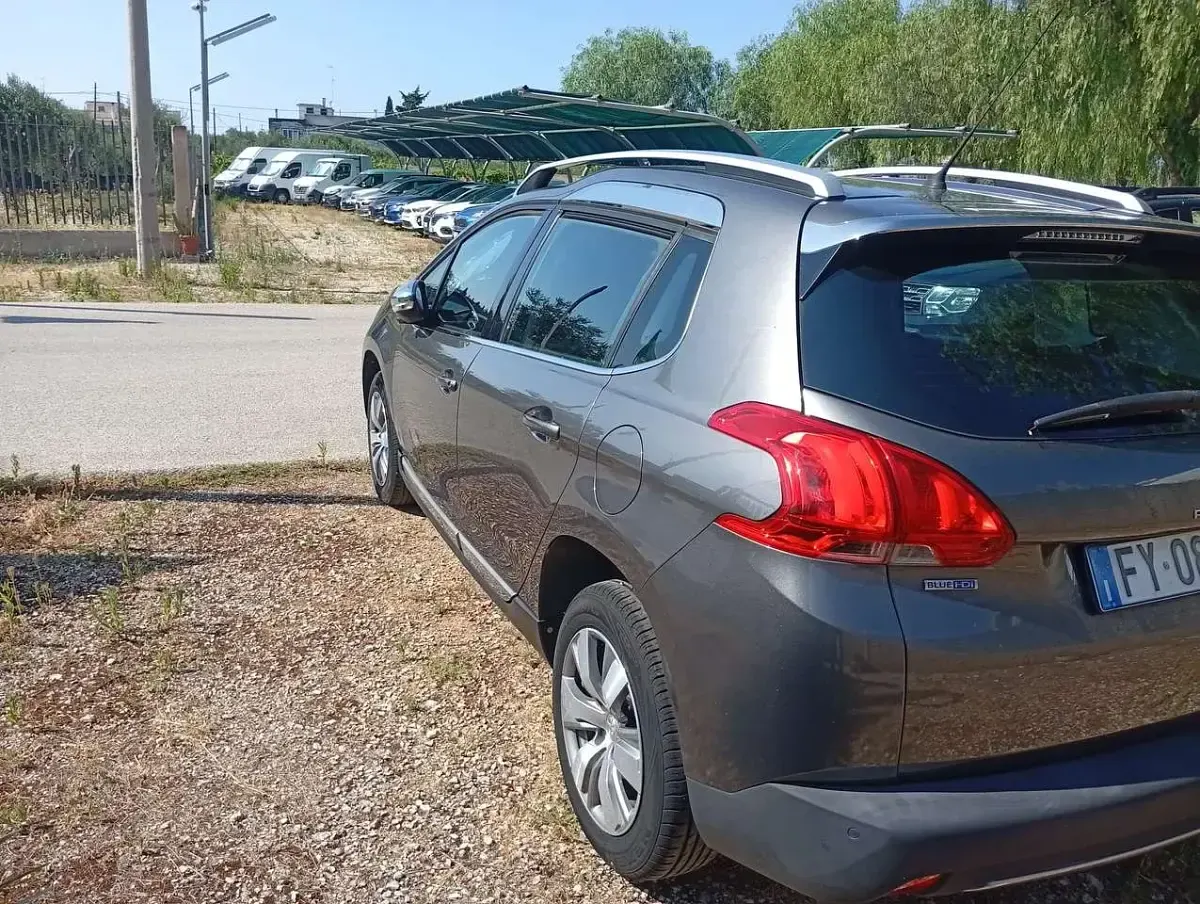 Usata Peugeot 2008 99 CV (72 kW) 2016 Grigio SUV