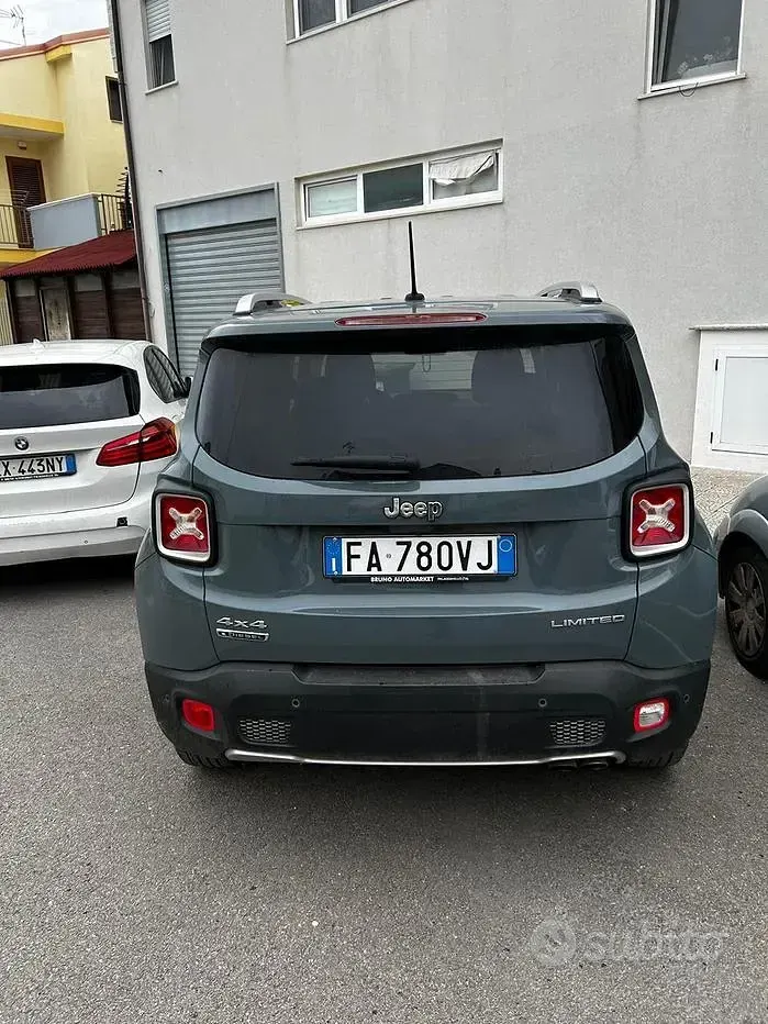 Usata Jeep Renegade 140 CV (102 kW) 2015 Grigio SUV