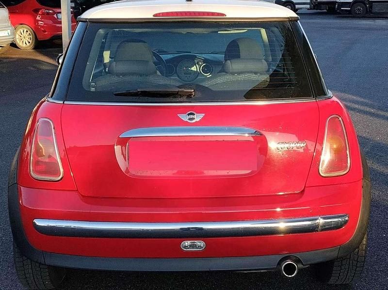 Begagnad Mini Cooper 116 HK (85 kW) 2004 Vit Halvkombi