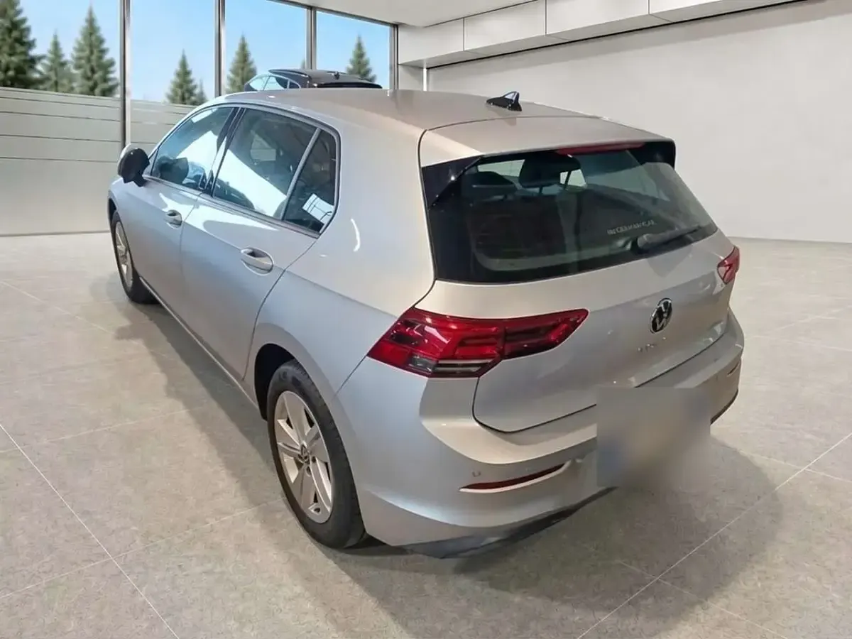 Usata VW Golf VII Life 116 CV (85 kW) 2021 Reflex silver metallizzato Utilitaria
