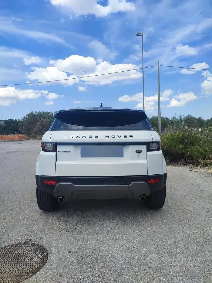 Usata Land Rover Range Rover evoque 150 CV (110 kW) 2017 Bianco SUV
