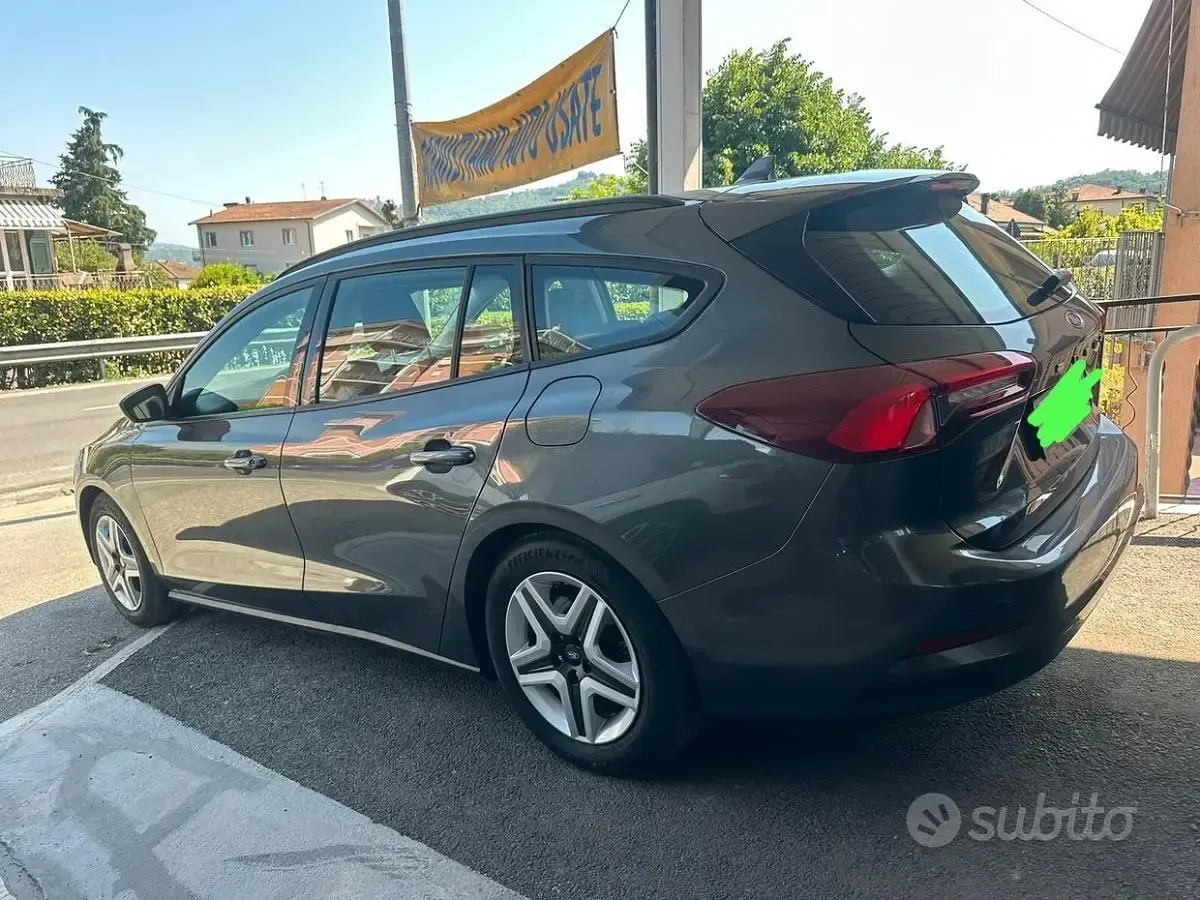 Usata Ford Focus Active 120 CV (88 kW) 2022 Grigio Station wagon