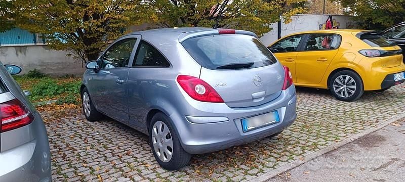 Usata Opel Corsa Enjoy 80 CV (58 kW) 2010 Grigio Utilitaria