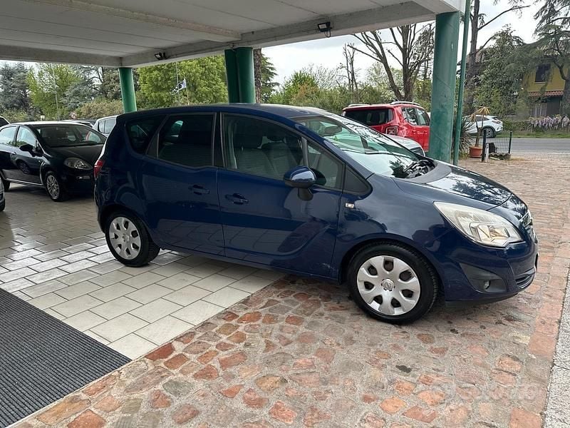 Usata Opel Meriva 110 CV (80 kW) 2012 Blu Monovolume