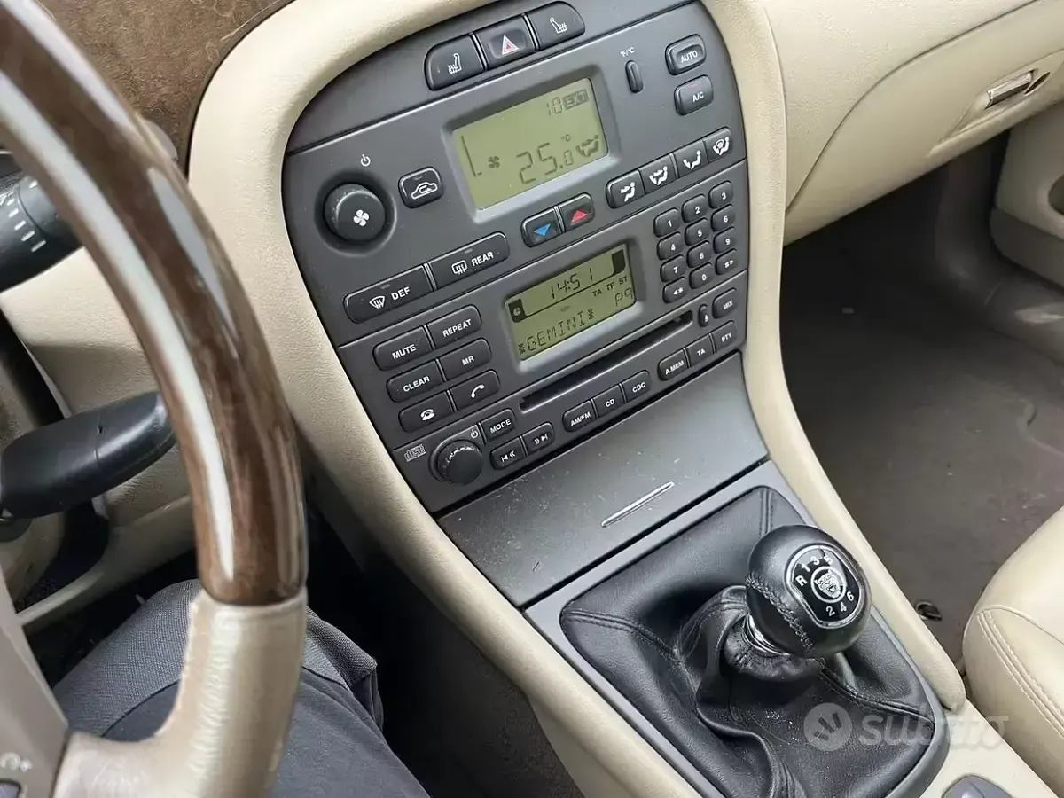Usata Jaguar X-type 155 CV (114 kW) 2006 Grigio Berlina