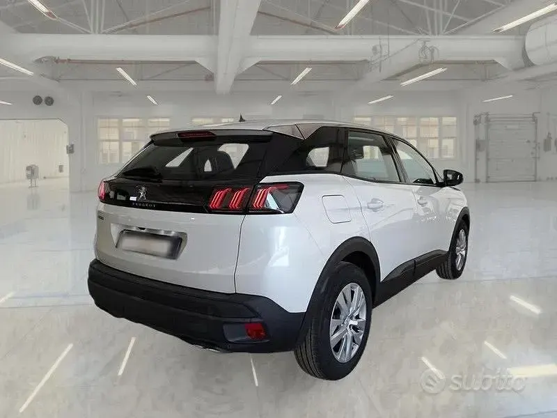 Usata Peugeot 3008 Active 131 CV (96 kW) 2022 Bianco SUV