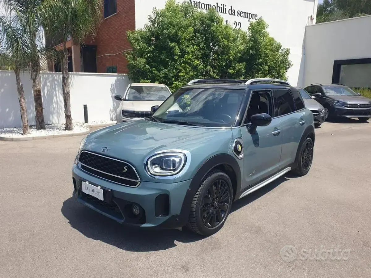 Usata Mini Cooper Countryman 125 CV (91 kW) 2021 Grigio scuro pastello SUV