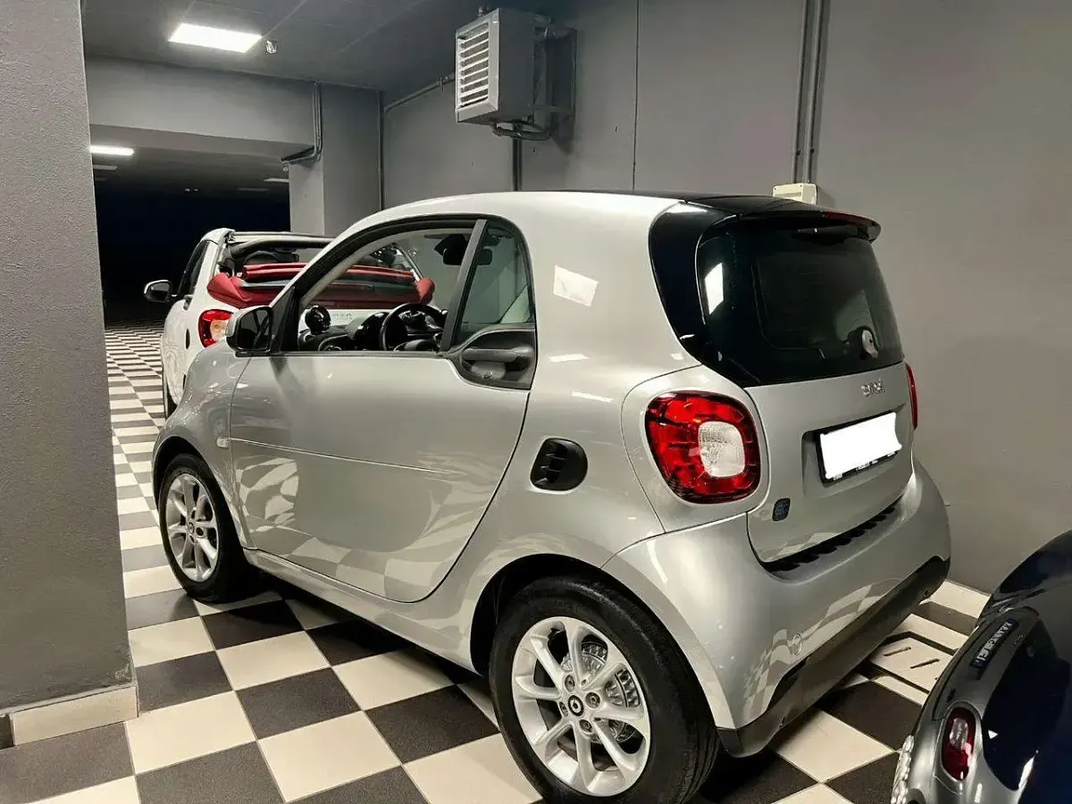 Usata Smart ForTwo Electric Drive Passion 41 kW (56 CV) 2019 Grigio Utilitaria