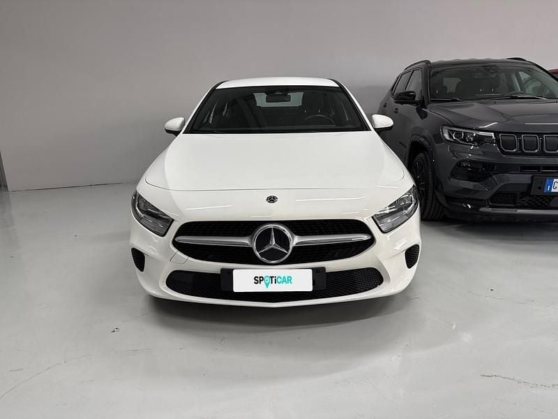 Usata Mercedes A180 Business 116 CV (85 kW) 2020 Bianco Utilitaria