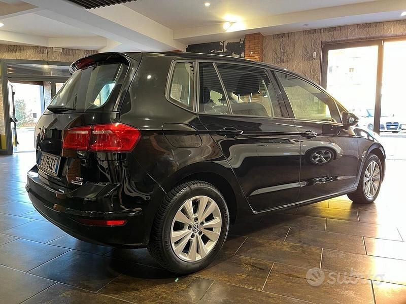 Usata VW Golf Sportsvan Highline 110 CV (80 kW) 2015 Nero Monovolume