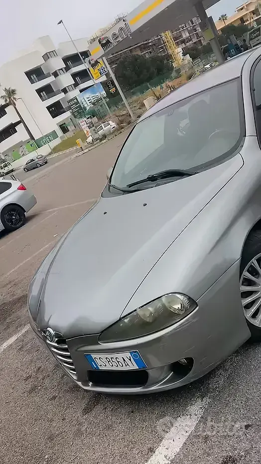 Usata Alfa Romeo 147 150 CV (110 kW) 2004 Grigio Utilitaria