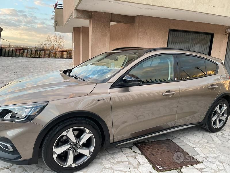 Usata Ford Focus Active 120 CV (88 kW) 2019 Grigio Berlina