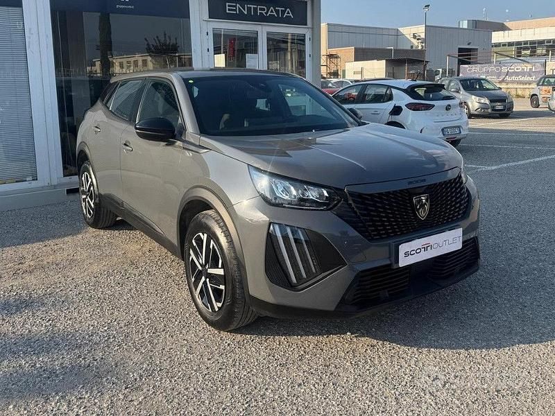 Usata Peugeot 2008 S 2023 Grigio SUV