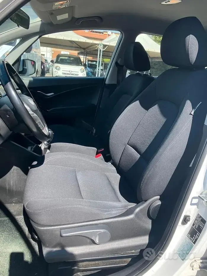 Usata Hyundai i20 Comfort 125 CV (91 kW) 2019 Bianco Utilitaria
