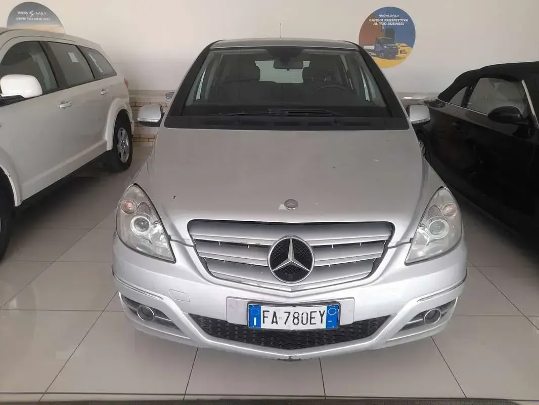 Usata Mercedes B200 140 CV (102 kW) 2010 Monovolume