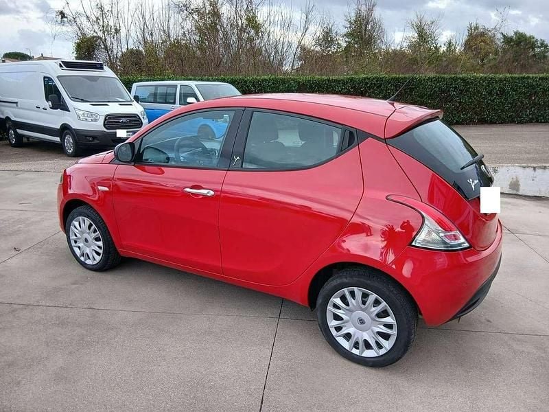 Usata Lancia Ypsilon Gold 95 CV (69 kW) 2015 Rosso Utilitaria