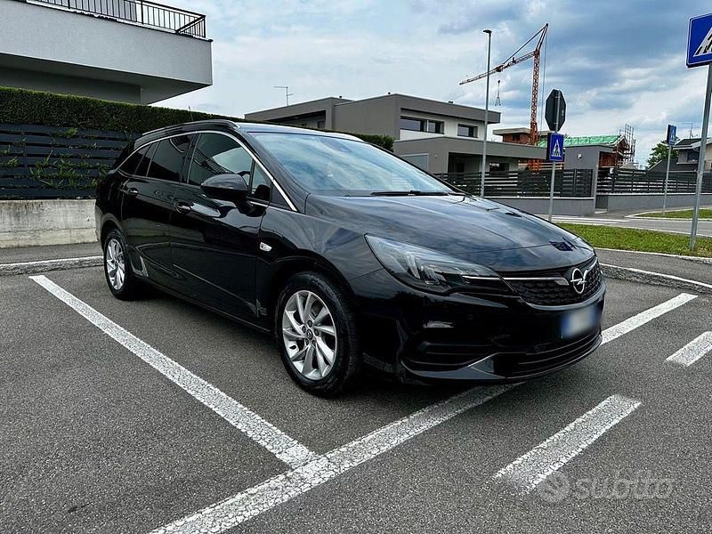 Usata Opel Astra S 130 CV (95 kW) 2022 Nero Station wagon