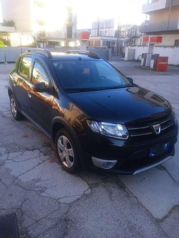 Usata Dacia Sandero Prestige 90 CV (66 kW) 2013 Berlina