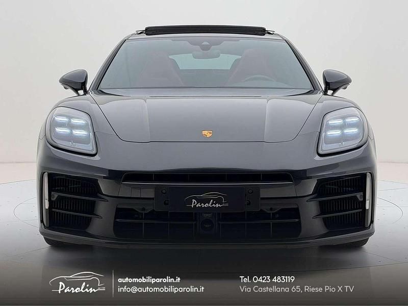 Usata Porsche Panamera 354 CV (260 kW) 2024 Grigio vulcano Berlina