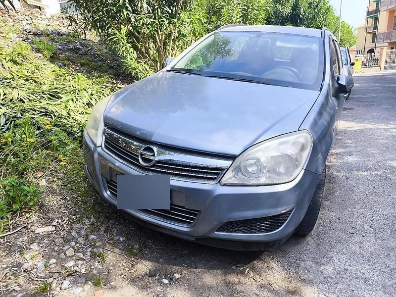 Usata Opel Astra 101 CV (74 kW) 2009 Grigio Station wagon