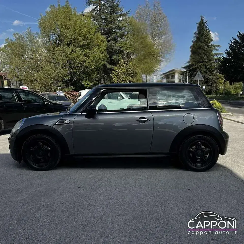 Begagnad Mini ONE 75 HK (55 kW) 2010 Grå Halvkombi