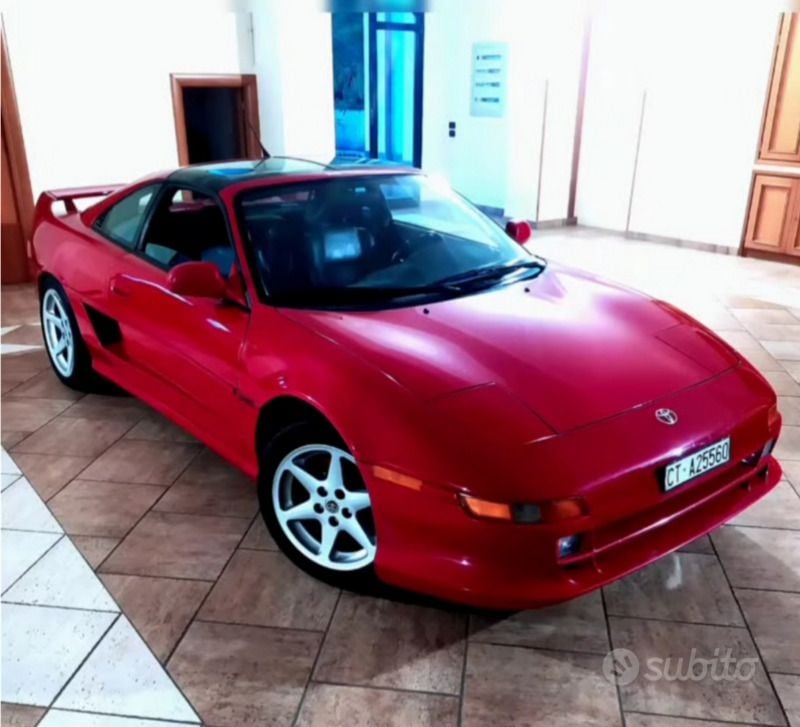 Usata Toyota MR2 206 CV (151 kW) 1998 Rosso Cabrio