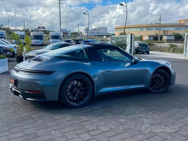 Nuova Porsche 911 541 CV (397 kW) 2025 Grigio Cabrio