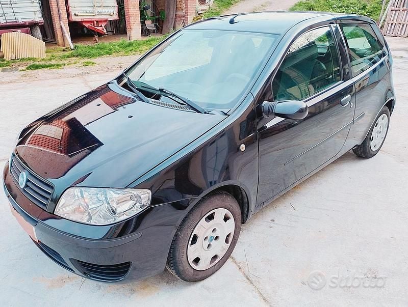 Usata Fiat Punto 69 CV (50 kW) 2007 Nero Utilitaria