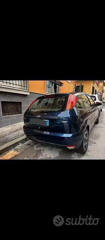 Usata Ford Focus 100 CV (73 kW) 2003 Blu Berlina