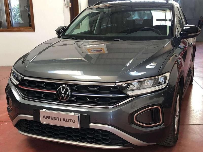 Usata VW T-Roc 150 CV (110 kW) 2023 Argento SUV