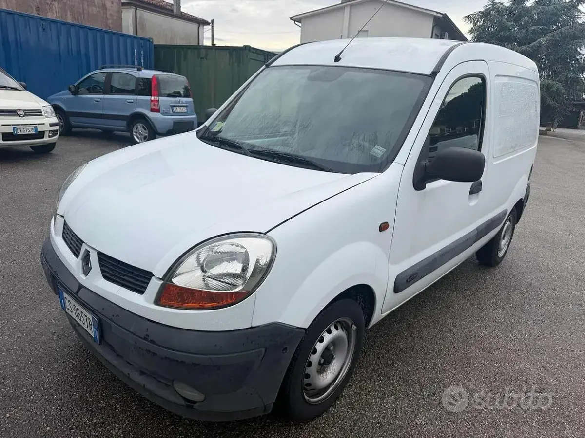 Usata Renault Kangoo 82 CV (60 kW) 2004 Bianco Monovolume