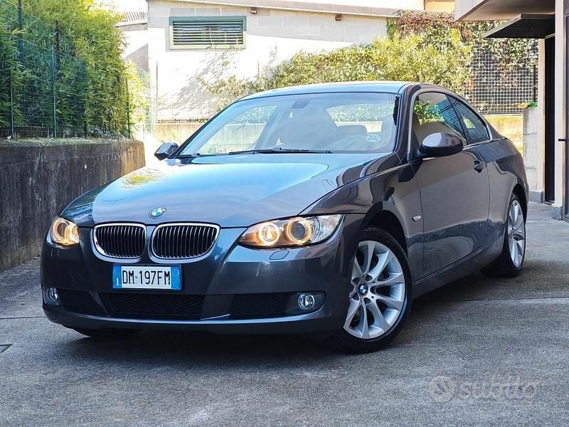 Usata BMW 325 218 CV (160 kW) 2008 Grigio Coupé