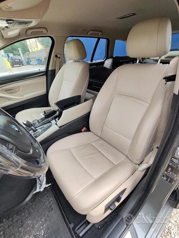 Usata BMW 520 Luxury Line 190 CV (139 kW) 2015 Grigio Station wagon