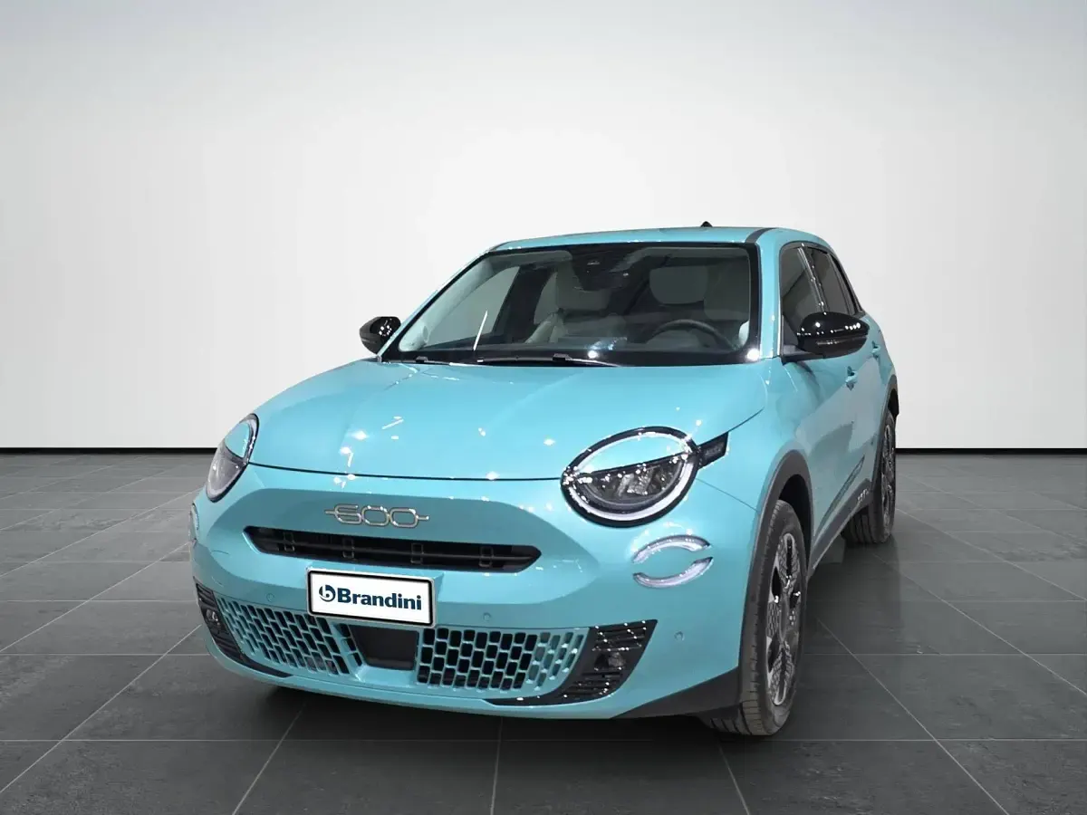 Usata Fiat 600 La Prima 101 CV (74 kW) 2025 Azzurro met SUV