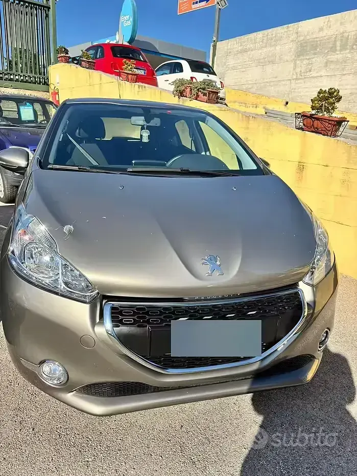 Usata Peugeot 208 82 CV (60 kW) 2012 Utilitaria