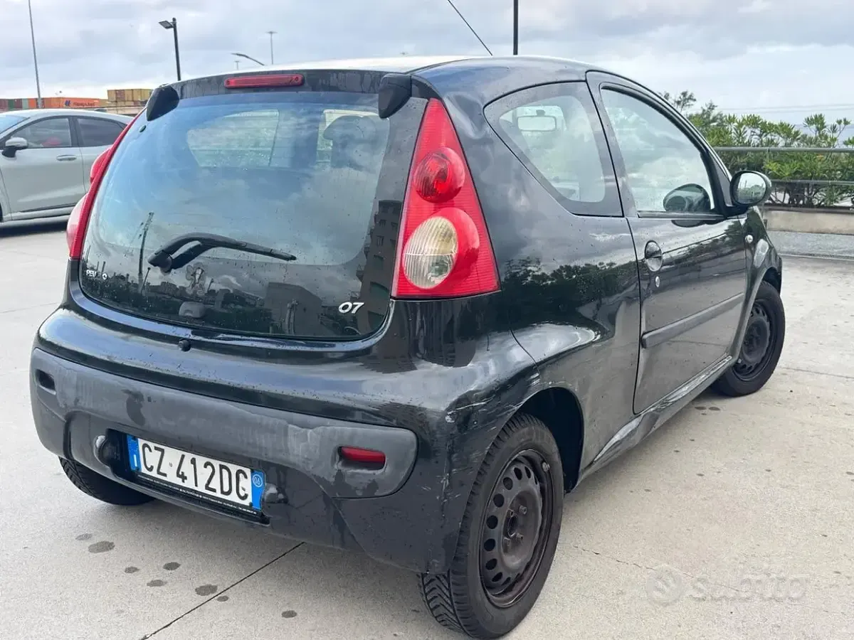 Usata Peugeot 107 68 CV (50 kW) 2006 Nero Utilitaria