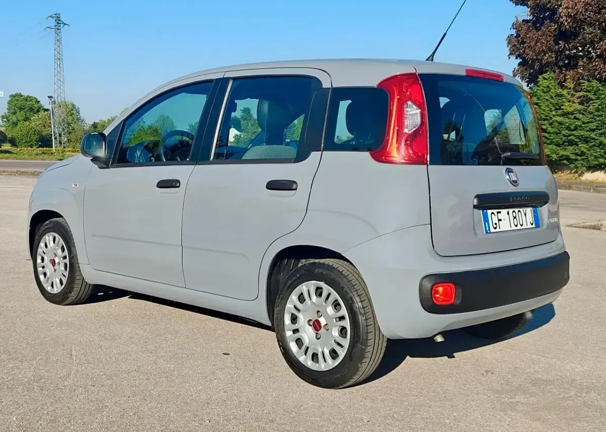 Usata Fiat Panda 69 CV (50 kW) 2021 Grigio Utilitaria