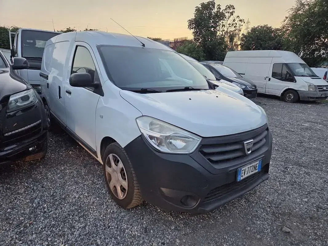 Usata Dacia Dokker Lauréate 83 CV (61 kW) 2014 Bianco Monovolume
