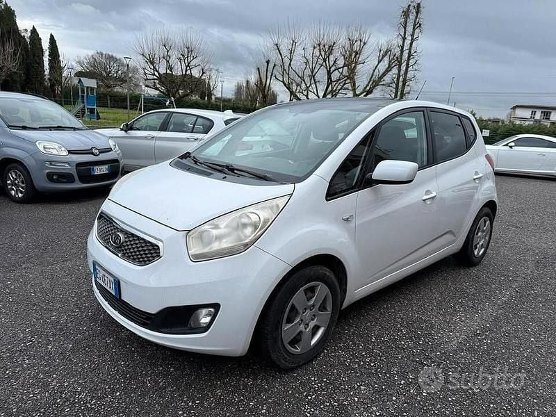 Usata Kia Venga EX 90 CV (66 kW) 2011 Bianco Utilitaria