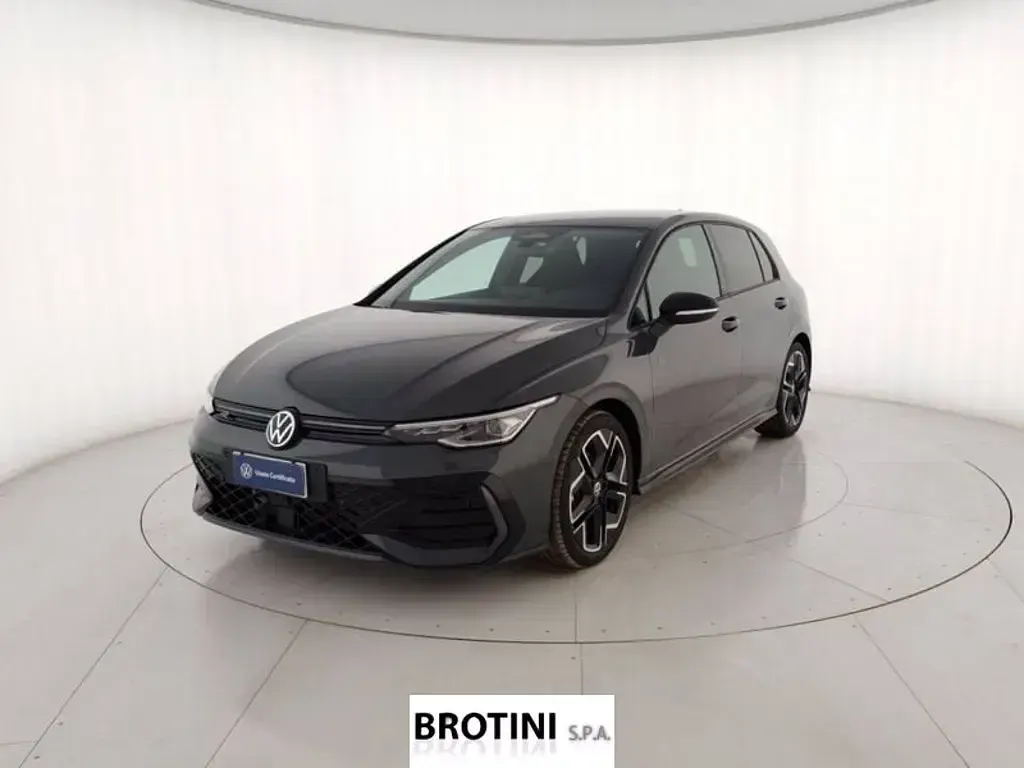 Usata VW Golf VIII R-line Plus 150 CV (110 kW) 2026