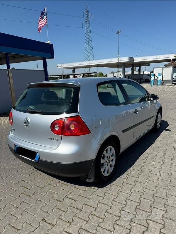 Usata VW Golf IV 2004 Grigio Utilitaria