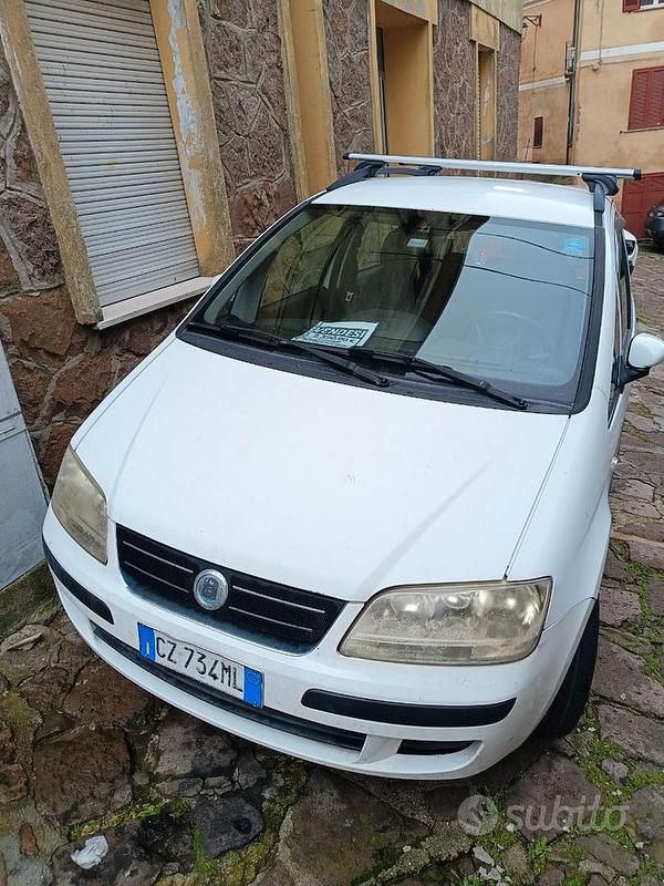 Usata Fiat Idea 70 CV (51 kW) 2004 Bianco Monovolume