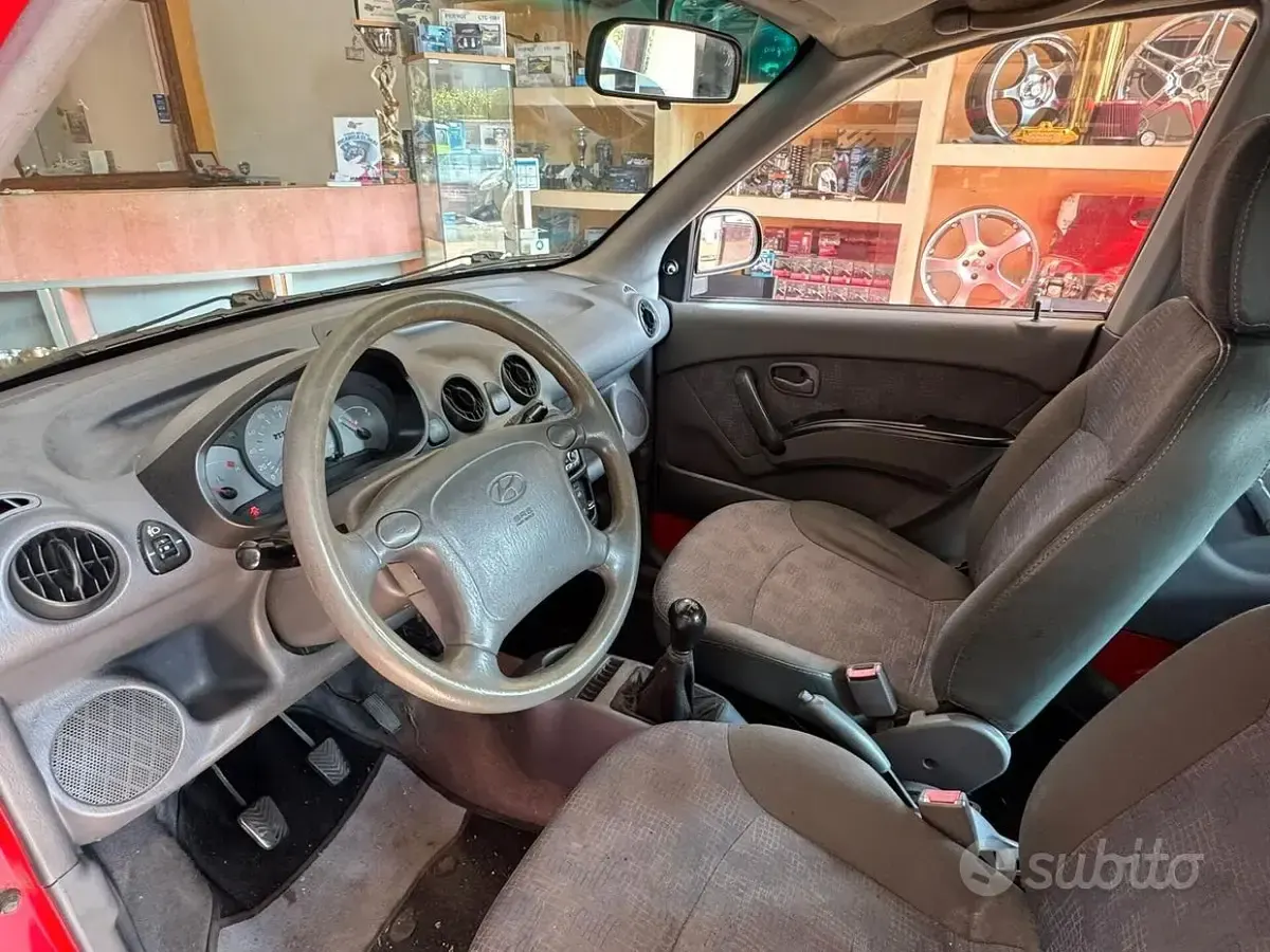 Usata Hyundai Atos Style 63 CV (46 kW) 2005 Rosso Utilitaria