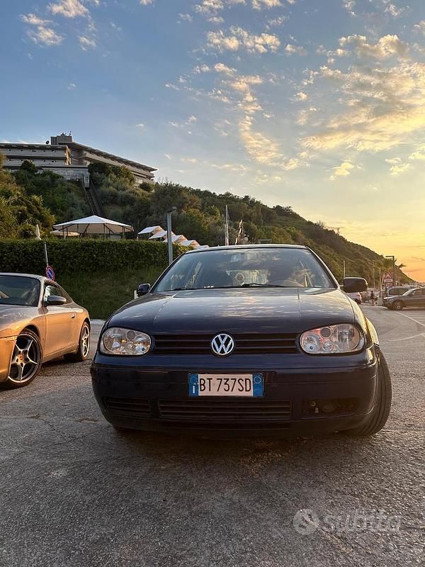 Usata VW Golf IV 101 CV (74 kW) 2001 Berlina