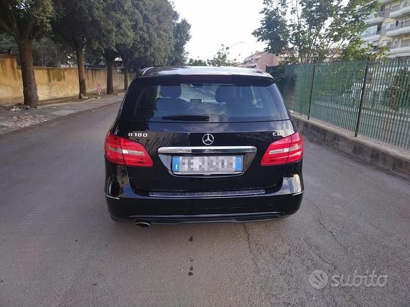 Usata Mercedes B180 2012 Nero Monovolume
