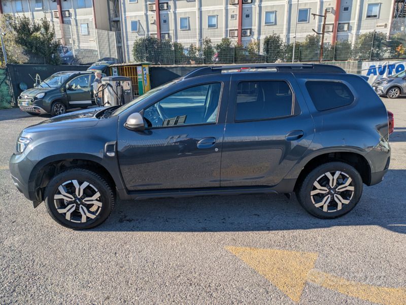 Usata Dacia Duster Journey 101 CV (74 kW) 2023 Grigio SUV