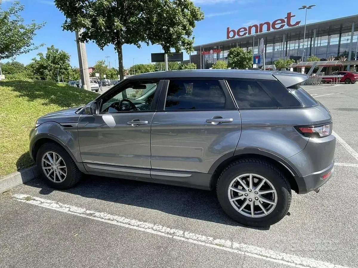 Usata Land Rover Range Rover evoque 150 CV (110 kW) 2015 Grigio Station wagon