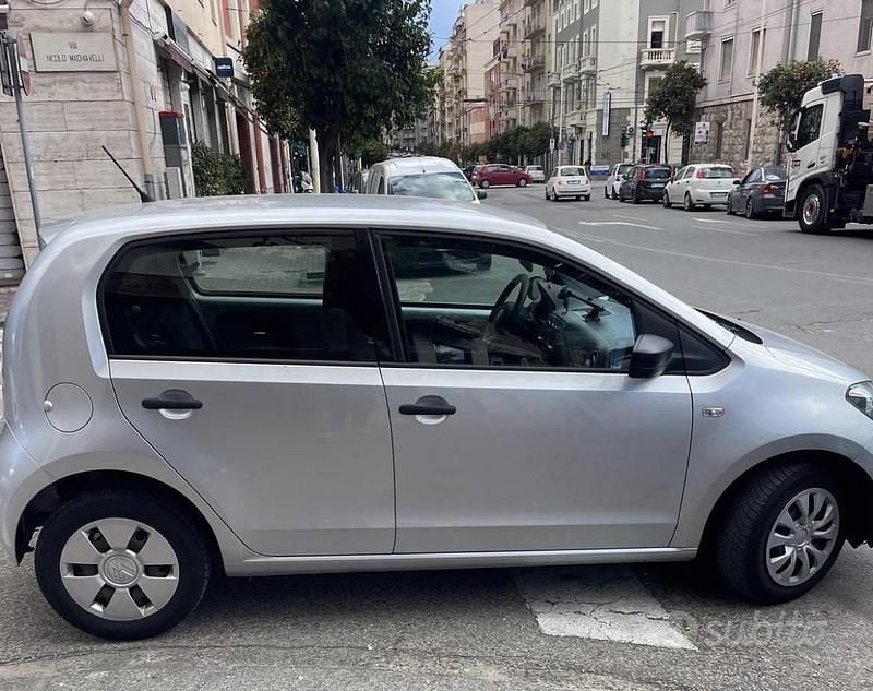 Usata VW up! 60 CV (44 kW) 2015 Grigio Utilitaria