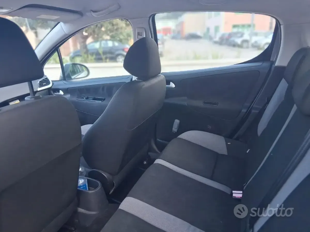 Usata Peugeot 207 73 CV (53 kW) 2009 Grigio Berlina